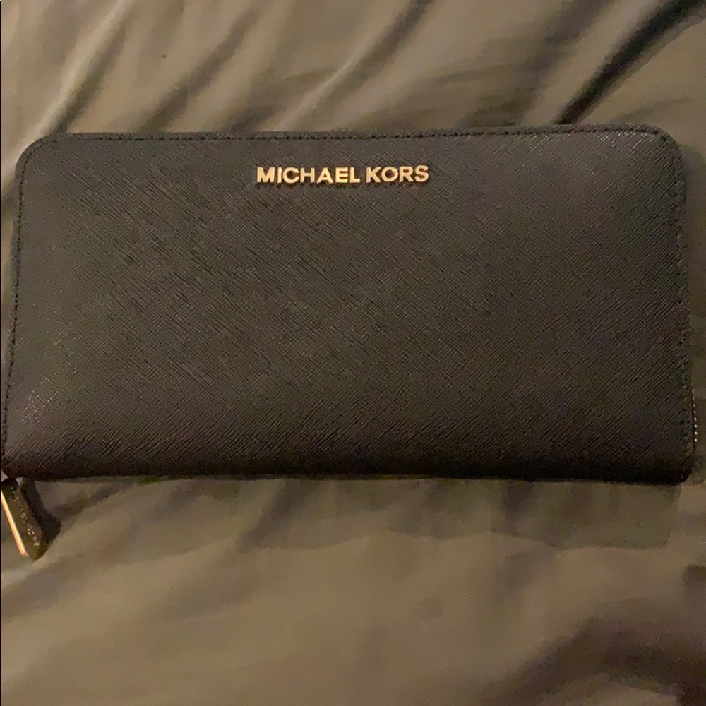 Michael Kors Jet Set Travel Wallet